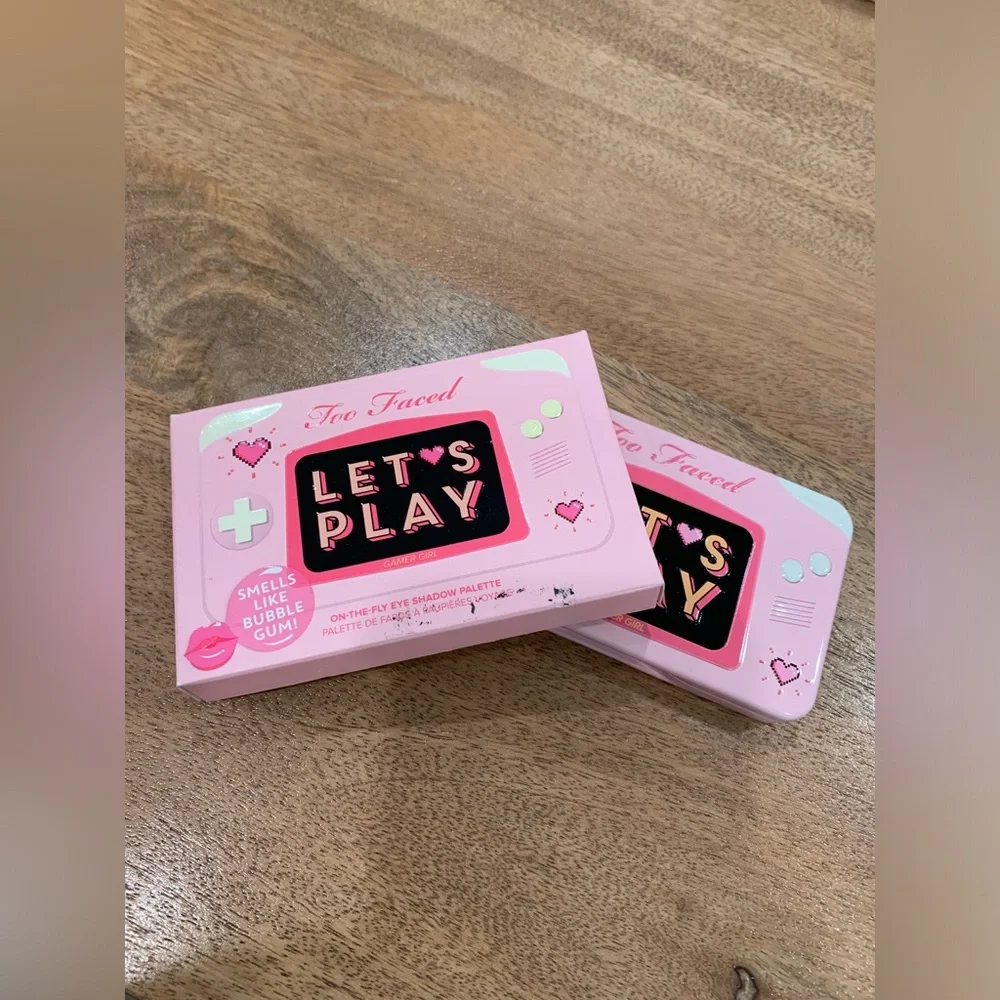 NIB Too Faced Let’s Play On the fly eye shadow palette